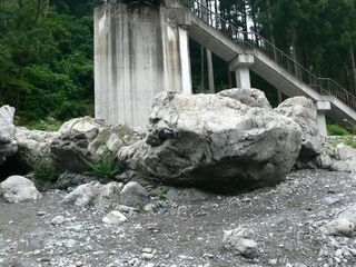 名無し岩　I